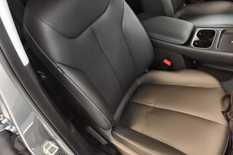 Used Baojun Yunhai 2024 140km Plug-in Hybrid Version
