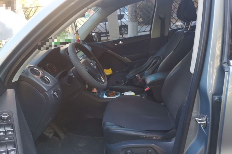 Used Volkswagen Tiguan 2010 2.0 TSI Automatic All-Wheel-Drive Elite Edition Left Front Seat