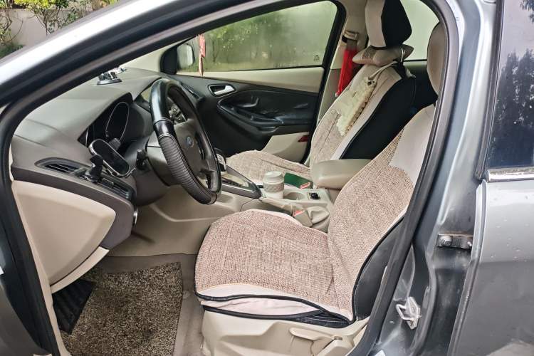 Used Ford Focus 2012 Sedan 1.6L Automatic Comfort Model
