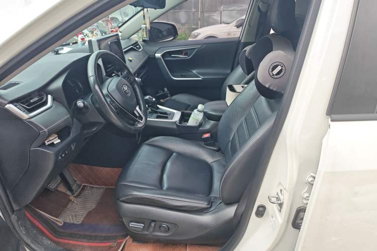 Used Toyota RAV4 2020 2.0L CVT Two-Wheel Drive Fashion PLUS Edition
