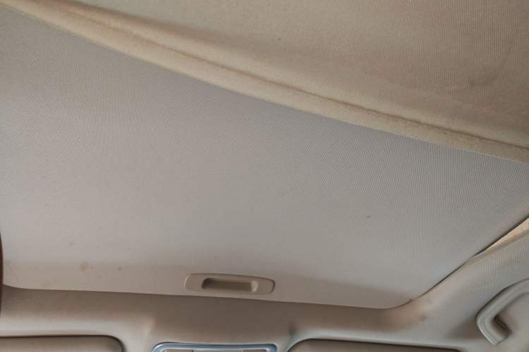 Used Geely Auto Vision X6 2016 1.8L Manual Luxury Model Headliner