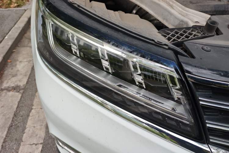 Used Roewe RX5 2019 20T Two-Wheel Drive Automatic 4G Connected Platinum Edition
