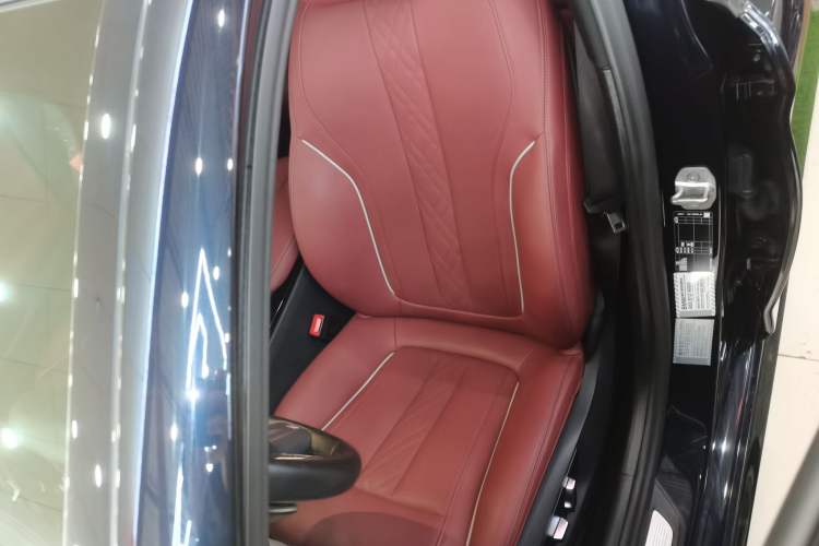 Used BMW 5 Series 2023 530Li Leading Model M Sport Package Left Front Seat