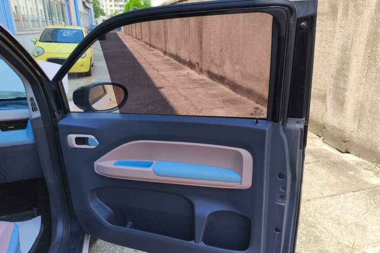 Used Chery New Energy QQ Ice Cream 2022 170km Sundae Phosphate Lithium-Ion Interior 5