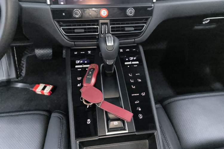 Used Porsche Macan 2024 Macan 2.0T