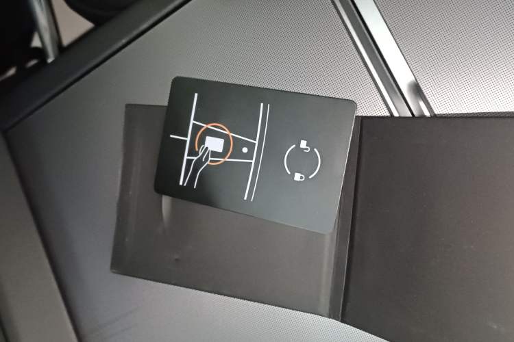 Used Tesla Model 3 2023 Rear-Wheel-Drive Version
