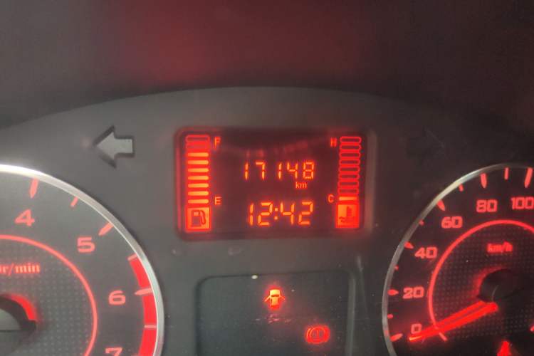 Used Wuling Hongguang V 2022 1.5L Jingqu Version Hydraulic Power Steering LAR