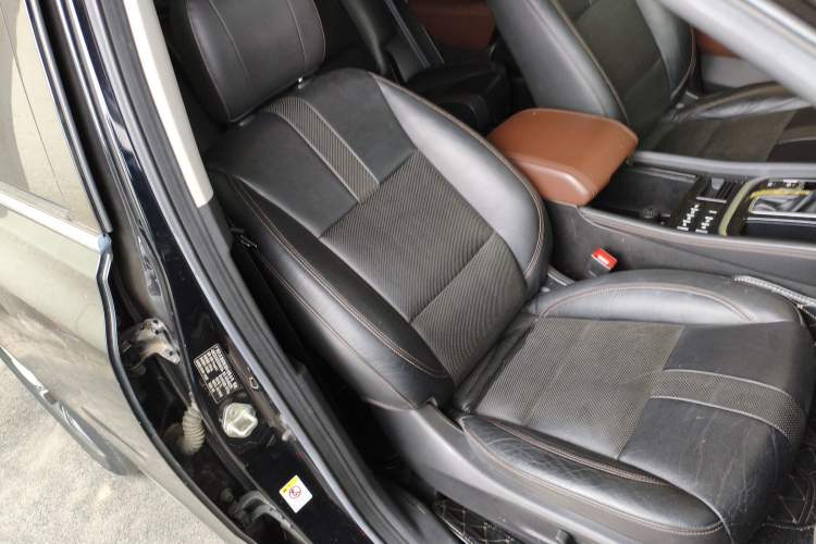 Used GAC Trumpchi GS8 2017 320T Two-Wheel Drive Luxury Smart Connectivity Version (7 Seats)