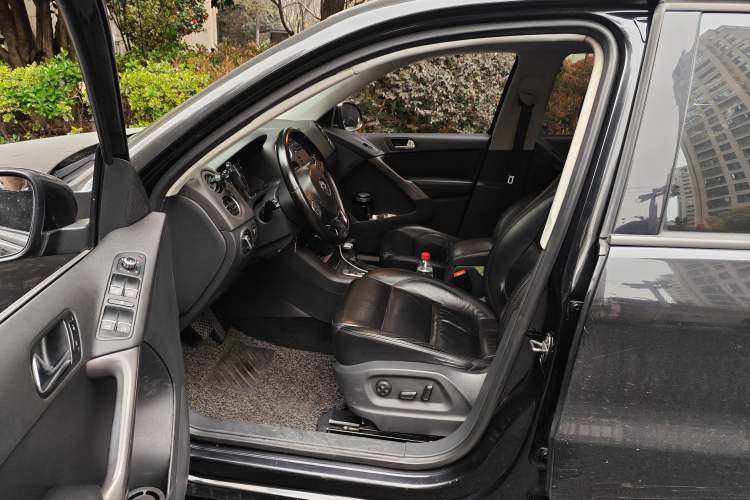 Used Volkswagen Tiguan L 2010 1.8 TSI Automatic Two-Wheel Drive Trend Edition
