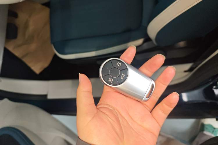 Used ORA Good Cat 2021 400km Standard Range Venus Edition Lithium Iron Phosphate Vehicle Key