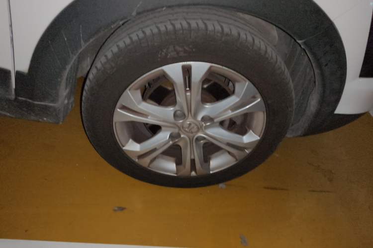 Used BAIC New Energy EX 2018 EX360 New Style Edition Right Front Wheel Hub