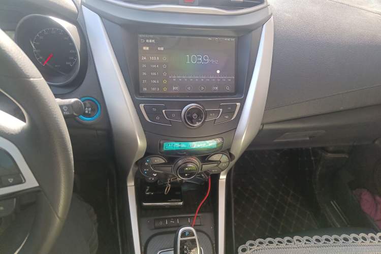 Used BYD Yuan New Energy 2019 EV360 Smart Connect Leading Model Audio And AC Panel