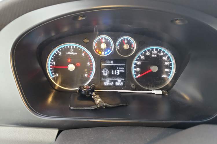 Used Foton Toano 2023 2.8T Manual Jixiang Long Wheelbase Mid-Top with Rear Dual Tires 7/9 Seats Instrument Cluster