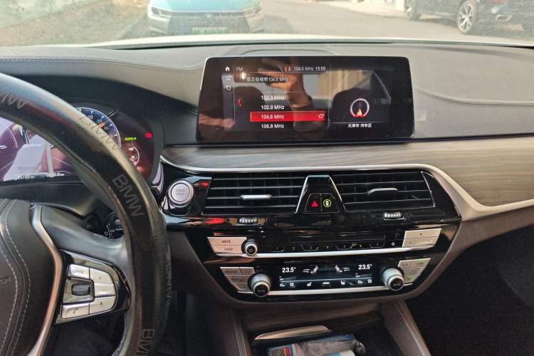 Used BMW 5 Series New Energy 2019 530Le Luxury Package
