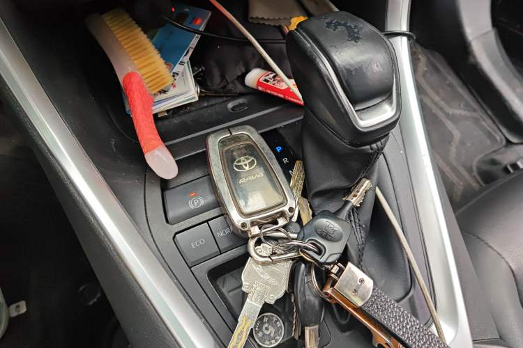 Used Toyota RAV4 2023 2.0L CVT Two-Wheel Drive Fashion Plus Edition
