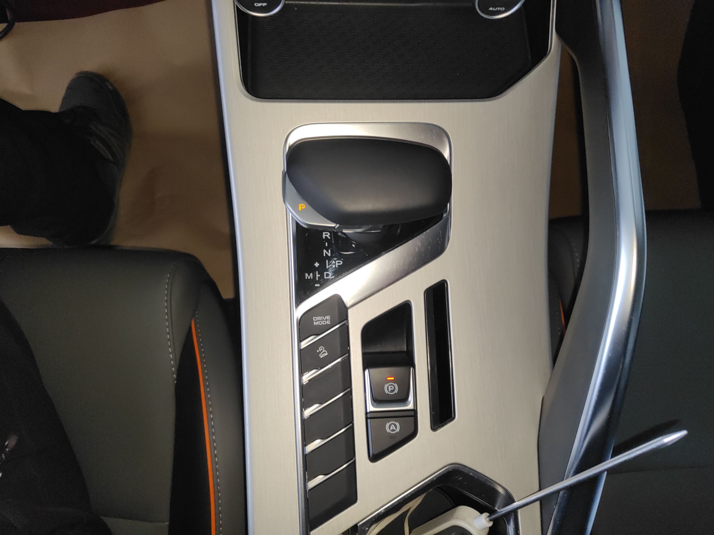 Geely Auto Coolray 2023 1.5T DCT Platinum Edition — снимка 17