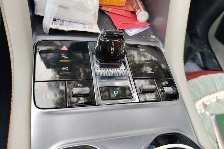 Used BYD Song PLUS New Energy 2023 Champion Edition DM-i 150KM Flagship PLUS Gear Lever