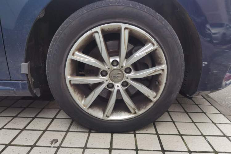 Used BYD Song MAX 2019 1.5T Manual Smart Connect Ruiyi Model 7 Seats China V Emission Standard Right Front Wheel Hub