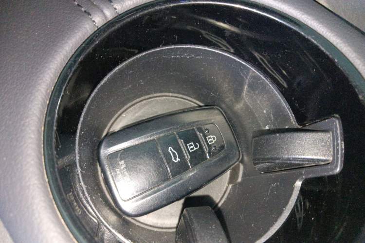 Used Toyota Avalon 2019 2.0L Ambition Edition China VI