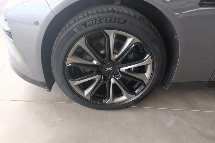 Used XPeng P7 2020 670N Left Front Wheel Hub