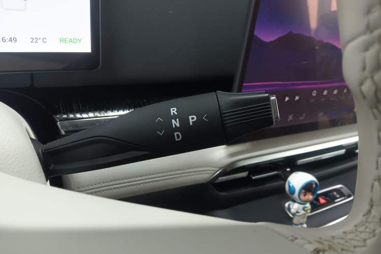 Used VOYAH Dream 2025 PHEV Four-Wheel-Drive Flagship Kunpeng Edition Gear Lever