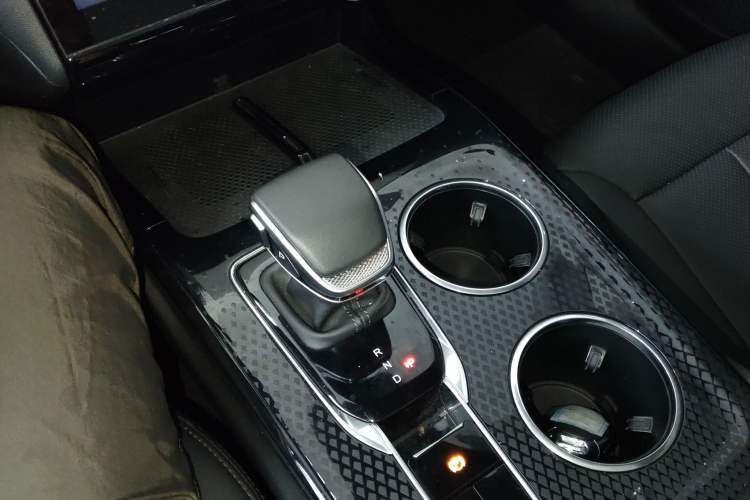 Used Hongqi HS3 PHEV 2024 PHEV 115km Jingwei Edition Gear Lever