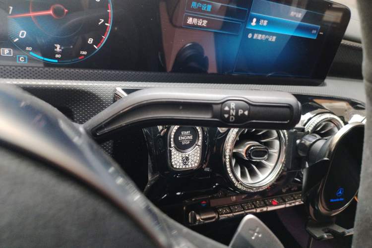 Used Mercedes-Benz A-Class 2022 Second Facelift A 200 L Sport Sedan Fashion Version Gear Lever