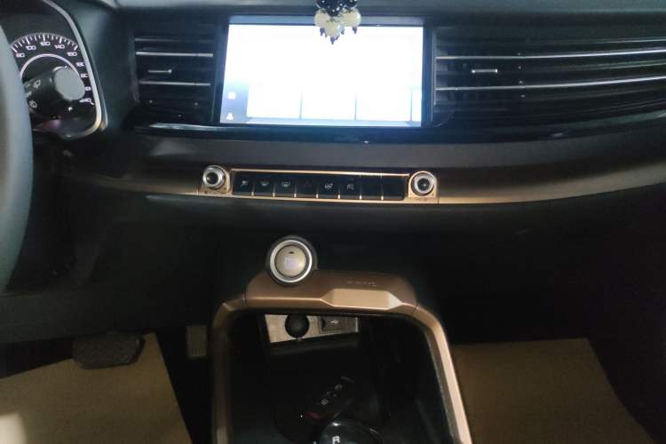 Used Haval H6 2021 1.5T Automatic Champion Edition Audio And AC Panel