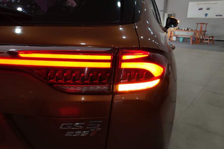 Used GAC Trumpchi GS5 2019 235T Automatic Luxury Edition Exterior 3