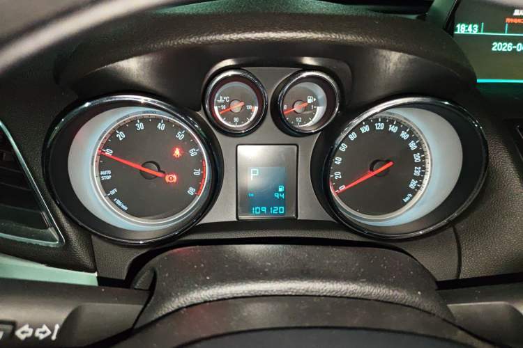 Used Buick Encore 2015 1.4T Automatic Two-Wheel Drive Urban Elite Version Instrument Cluster