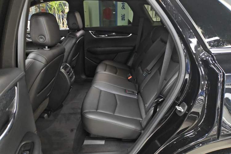 Used Cadillac XT5 2022 2.0T Two-Wheel Drive Luxury Version Left Rear Seat