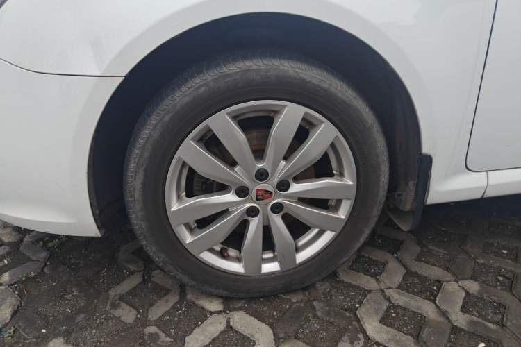 Used Roewe 350 2014 1.5L Automatic Xunyue Version
