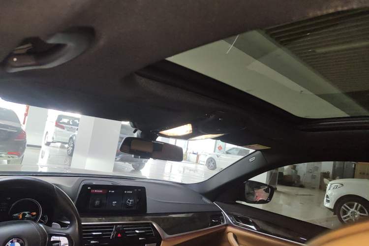 Used BMW 5 Series 2018 Restyled 530Li Leading Edition M Sport Package