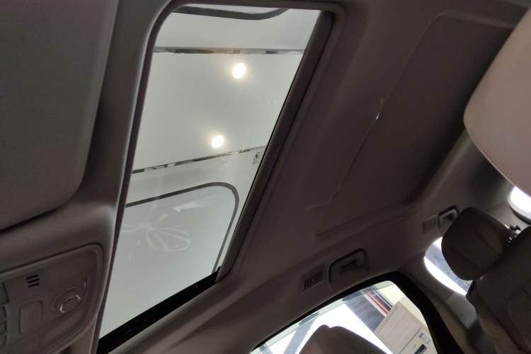 Used Buick GL8 2023 ES Lu Zun Deluxe and Yue Edition
