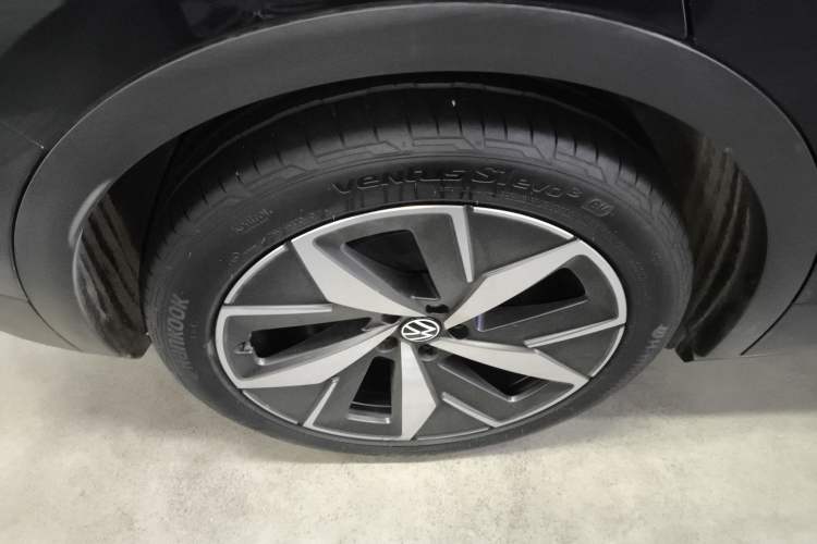 Used Volkswagen ID.4 CROZZ 2021 Long-Range Lite PRO Two-Wheel Drive Version Right Rear Wheel Hub
