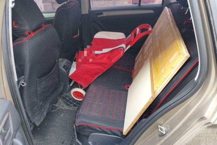 Used Volkswagen Golf Sportsvan 2016 1.6L Automatic Comfort Model Interior 4