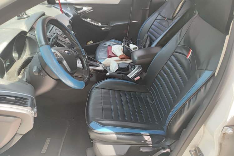 Used Ford Focus 2012 Sedan 1.6L Automatic Fashion Edition
