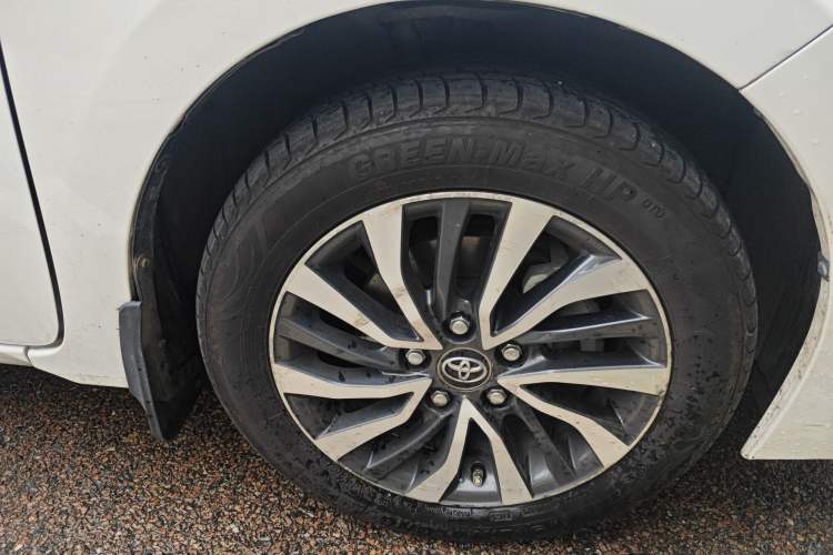 Used Toyota Corolla 2017 Revised Dual-Engine 1.8L E-CVT Leading Edition
