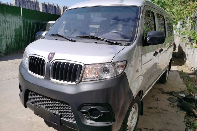 Used Jinbei Hiace X30 2024 1.5L Champion Edition Passenger Vehicle 5/6/7 Seats