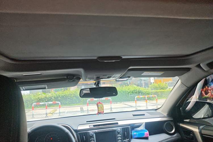 Used Toyota RAV4 2013 2.5L Automatic 4x4 Elite Edition Headliner