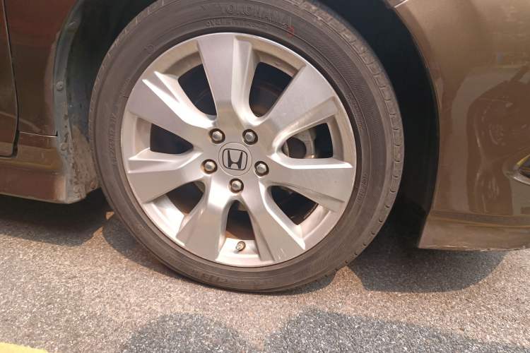 Used Honda Jade 2016 1.8L CVT Luxury Edition 5-seater Right Front Wheel Hub