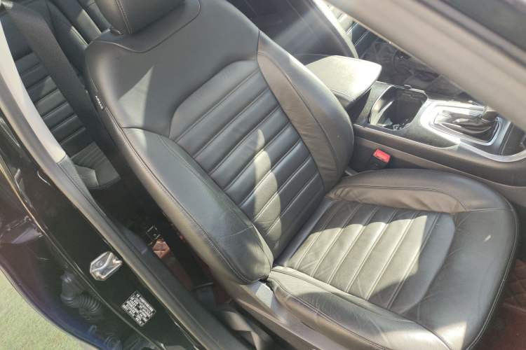 Used Ford Edge 2015 2.0T GTDi 4x4 High-Grade Model