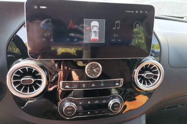 Used Mercedes-Benz Vito 2018 2.0T Business Version China VI Emission Standard Audio And AC Panel