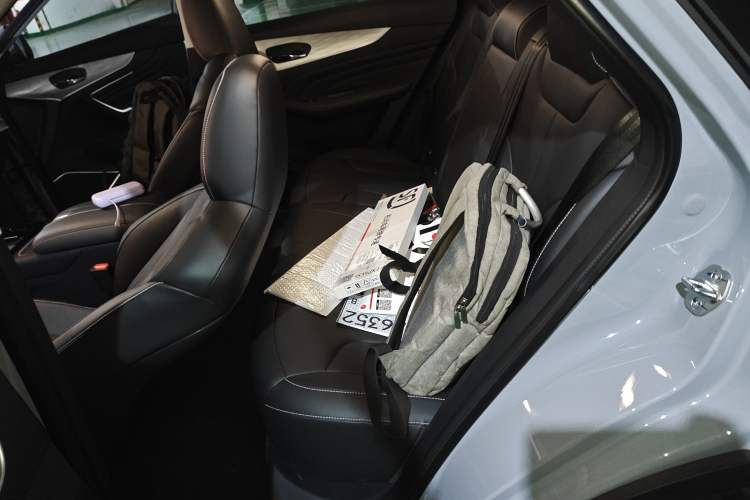 Used Venucia V DD-i 2025 Orca 150km Joyful Journey Edition
