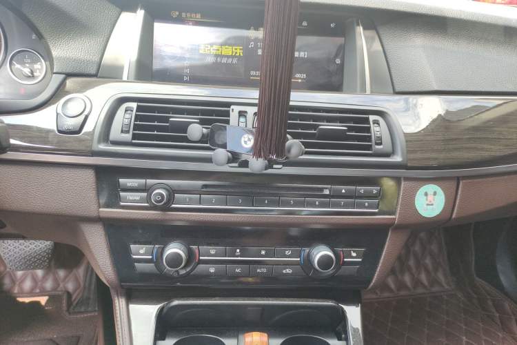 Used BMW 5 Series 2014 525Li Luxury Design Package