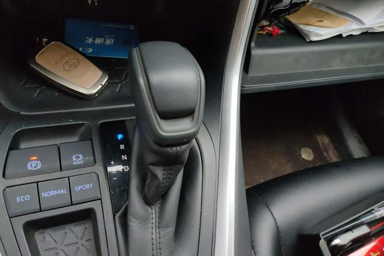 Used Toyota RAV4 2021 Dual-Engine 2.5L E-CVT Two-Wheel Drive Elite Edition Gear Lever