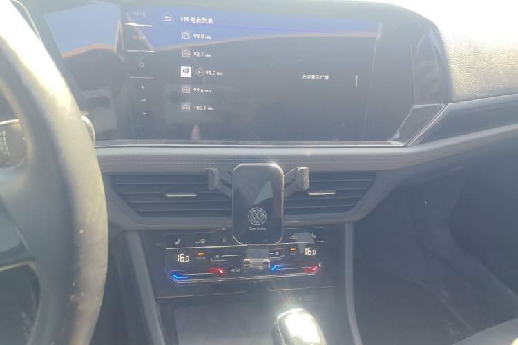 Used Volkswagen Sagitar 2022 280TSI DSG Excellence Edition Audio And AC Panel