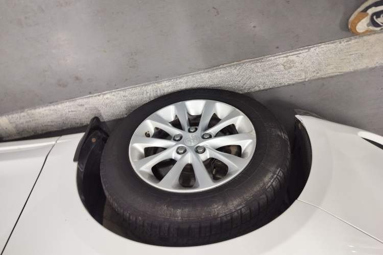 Used Buick GT 2018 15T Dual-Clutch Advanced Model China V Standard Left Front Wheel Hub