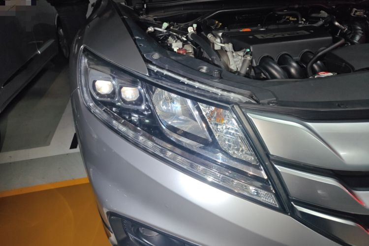 Used Honda Crosstour 2014 2.4L Luxury Edition Right Front Headlight