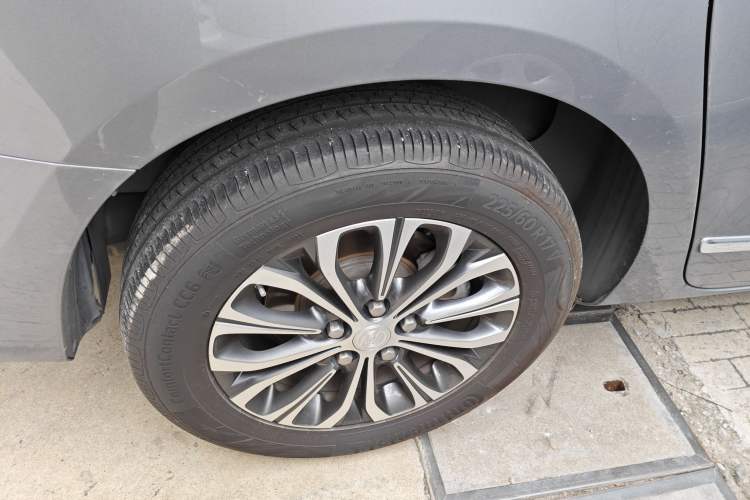 Used Buick GL8 2021 Land Cruiser Executive Class 652T Smart Luxury Model Exterior 5